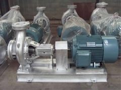 热油泵为单级，单吸悬臂式结构，用轴承座，联接管连接泵的水力部件，液体由出液管部件排出，热油泵的叶轮为半开式叶轮
