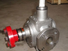 YCB不锈钢圆弧齿轮泵采用了国际上被认为输送泵最先进的一点连续接触齿轮，即双圆弧加正弦曲线复合成齿形，可彻底淘汰渐开线齿轮输送泵。