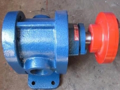 2CY高压齿轮泵是有泵体、泵盖、齿轮、轴承套以及轴端密封等零部件组成。齿轮均经氮化处理，有较高的硬度和耐磨性，与轴一同安装在轴套内。
